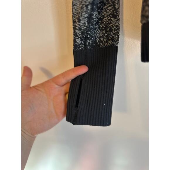 Lululemon Rest Less 1/2 Zip Run Half Zip Pullover Stretch Black/White Size 4 - Picture 4 of 6